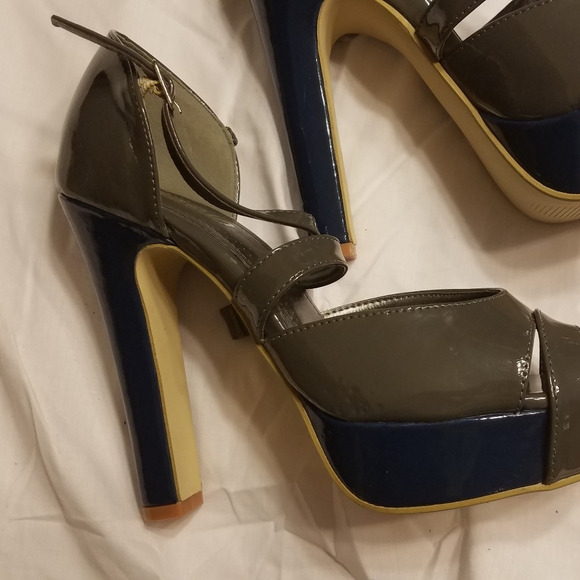 Patent heels - Picture 4 of 9